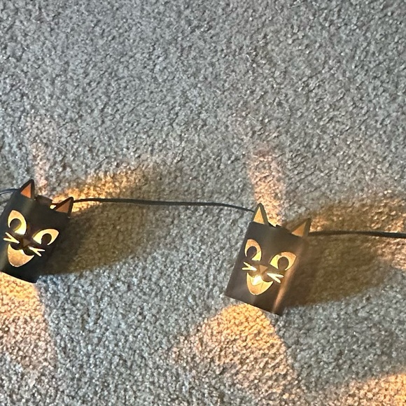 Metal Cat String Lights - Picture 2 of 3